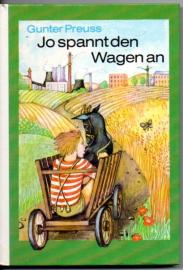 Jo spannt den Wagen an